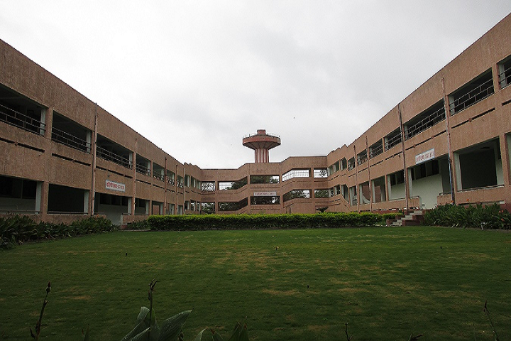 https://cache.careers360.mobi/media/colleges/social-media/media-gallery/7682/2020/8/17/Campus View of National Institute of Electronics and Information Technology Aurangabad_Campus-View.png